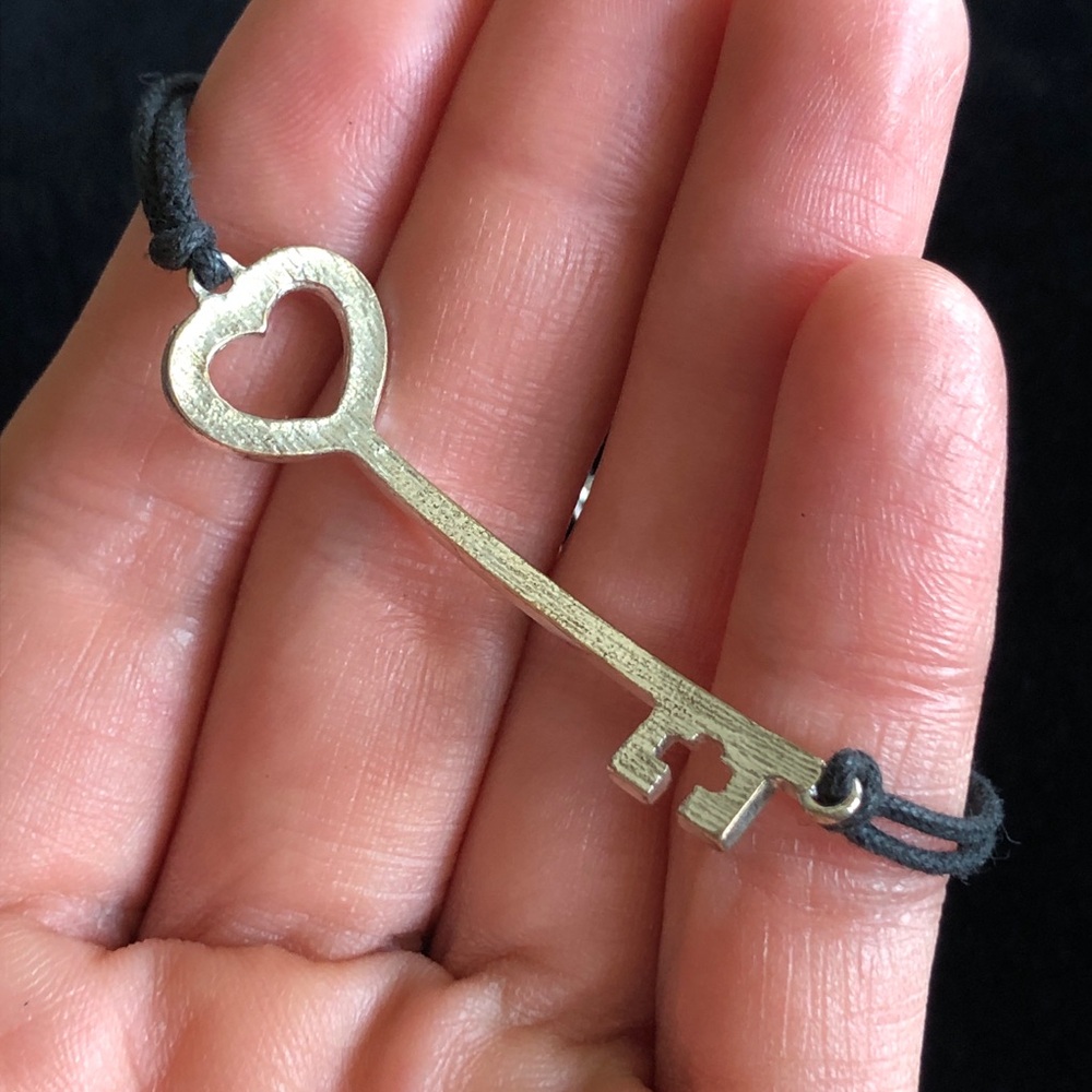 Vintage Claire’s Best Friends Silver Tone Key Friendship Bracelet - Picture 6 of 8